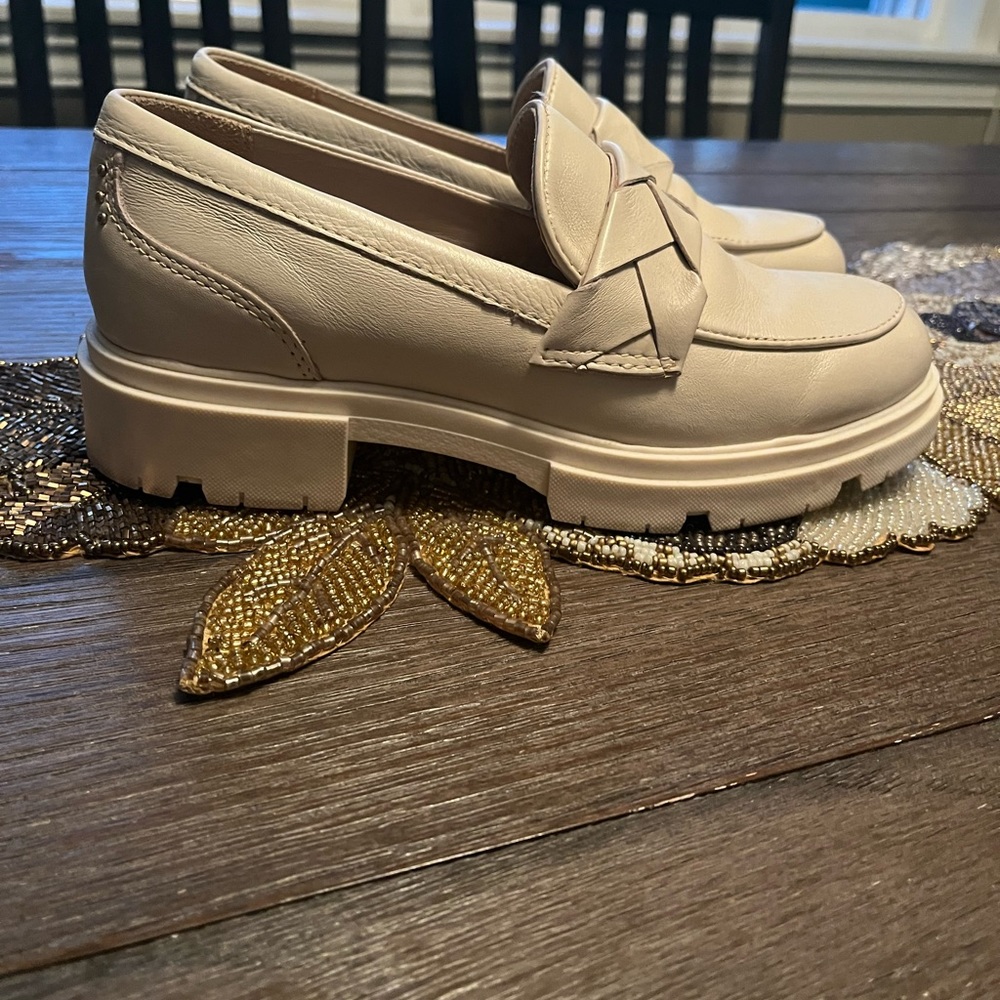 Closet Cleanout- Final Price Vince Camuto Mylana Leather Loafer Size 8